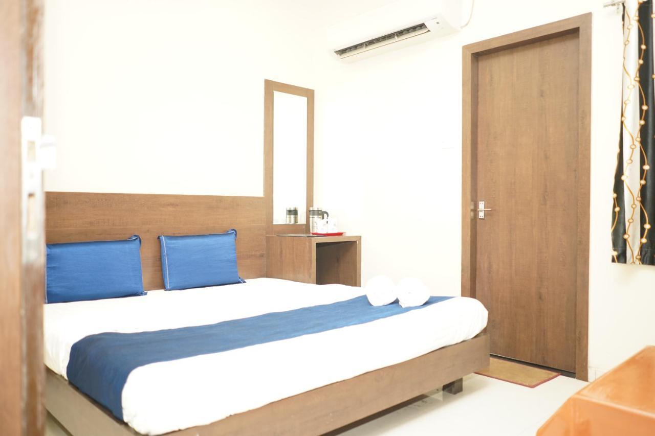 Hotel Satyug Ujjain Extérieur photo