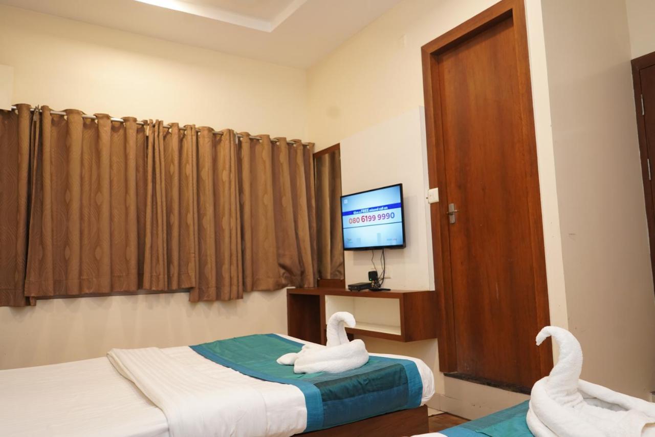 Hotel Satyug Ujjain Extérieur photo