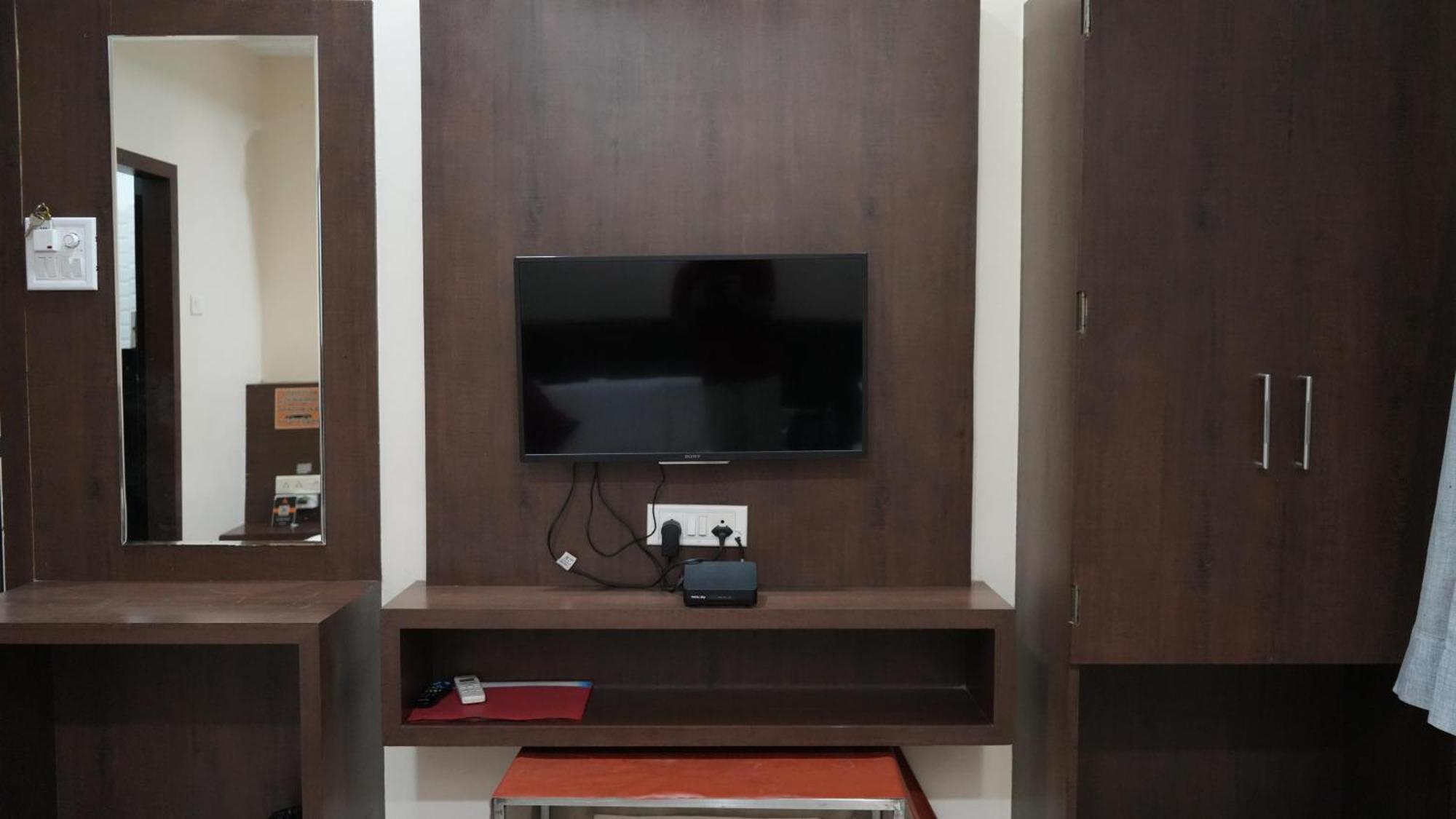 Hotel Satyug Ujjain Extérieur photo