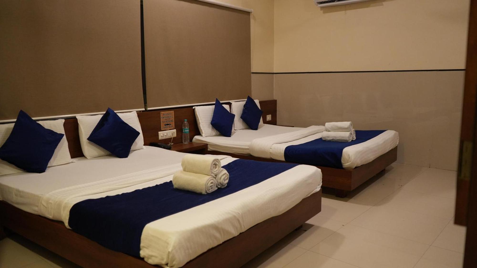 Hotel Satyug Ujjain Extérieur photo