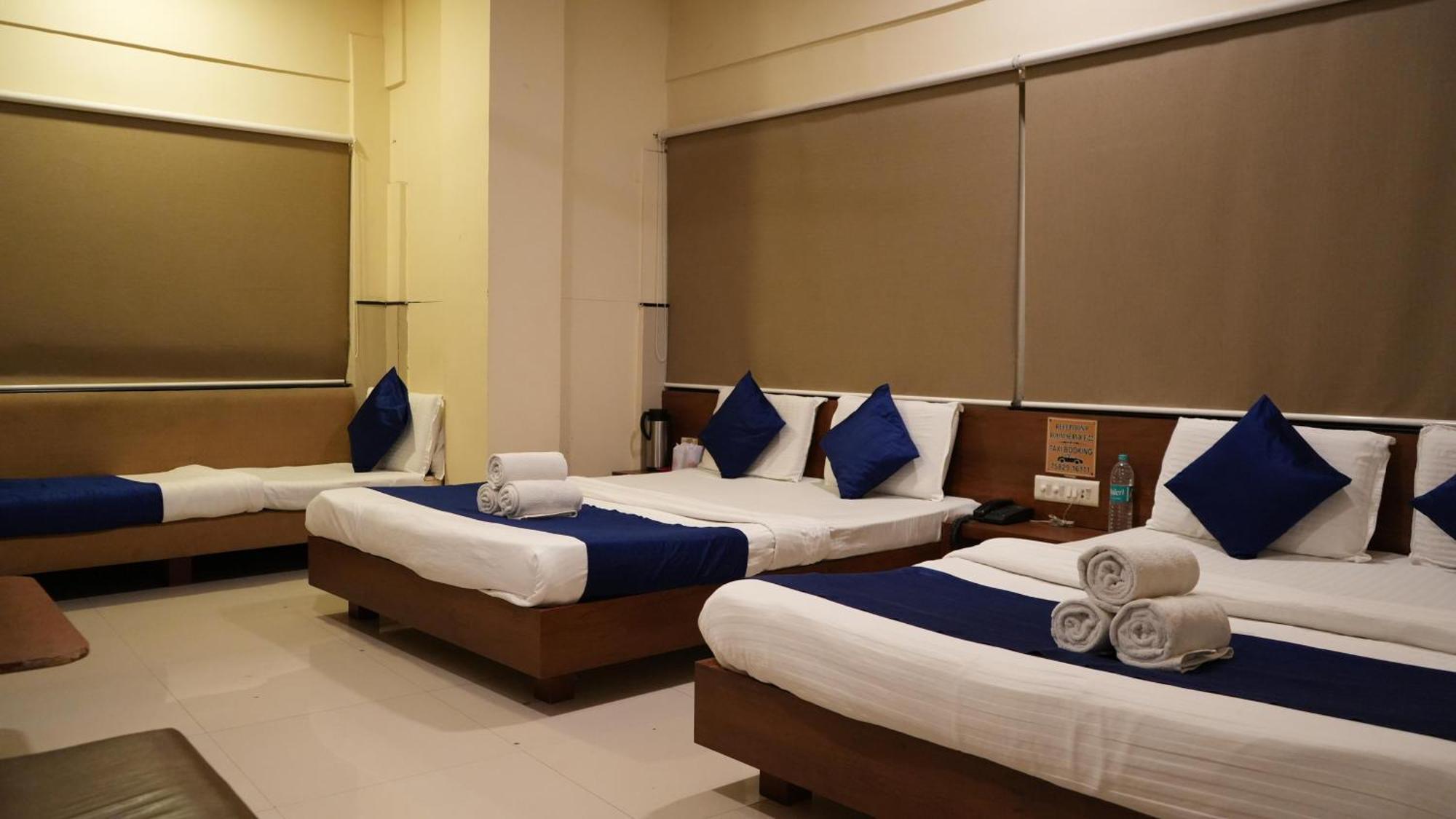 Hotel Satyug Ujjain Extérieur photo