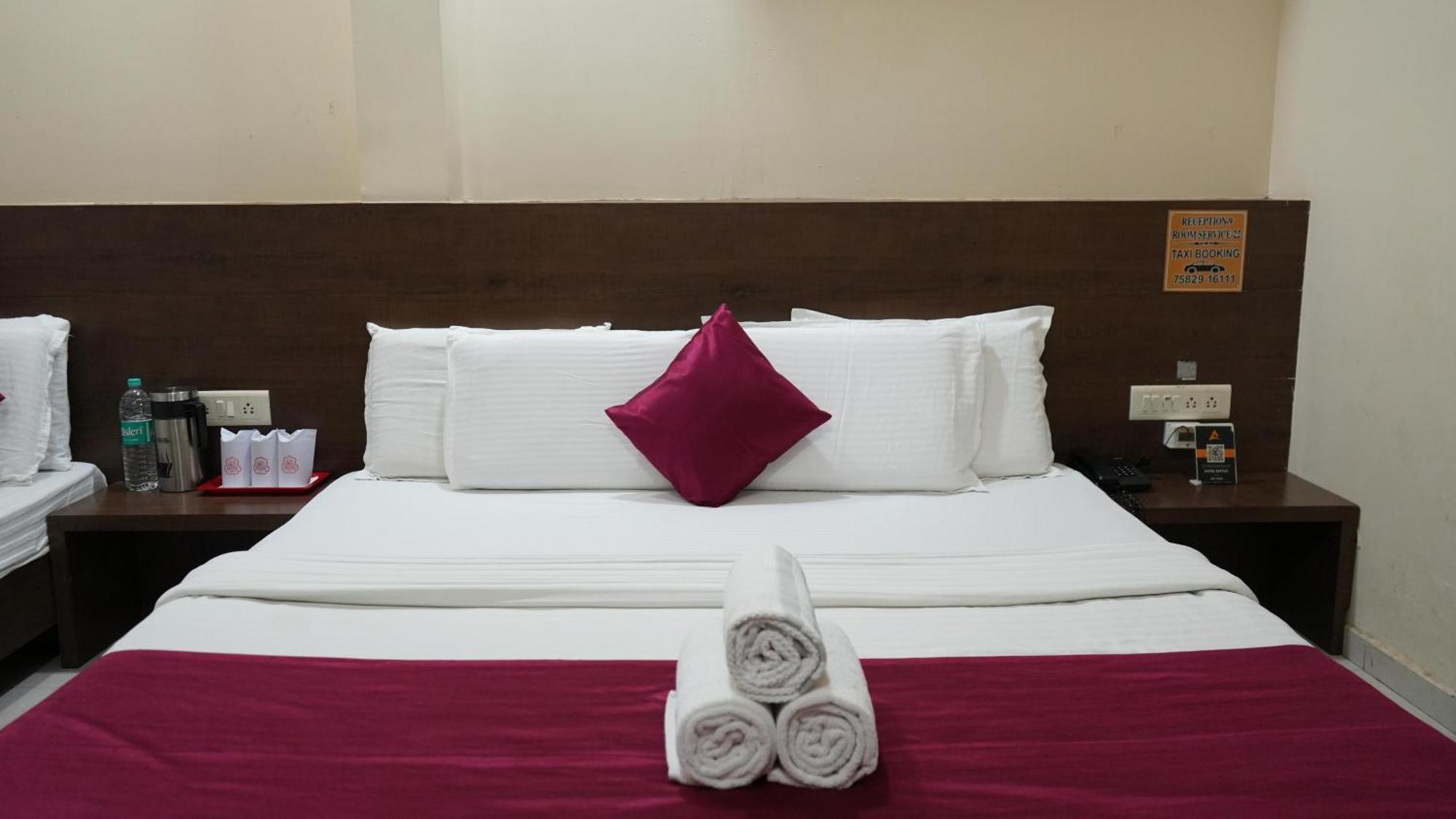 Hotel Satyug Ujjain Extérieur photo